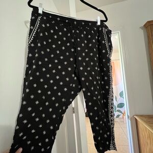 Boho old navy capri pants